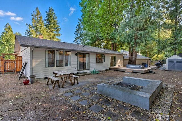 1210 NW Huckle Drive, Bremerton, WA 98311