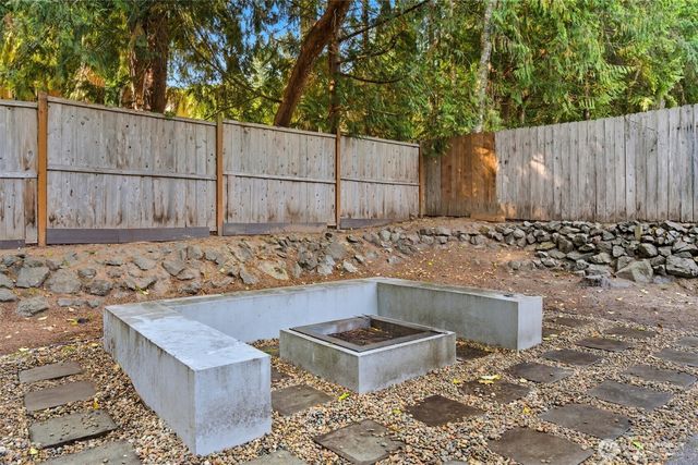 1210 NW Huckle Drive, Bremerton, WA 98311