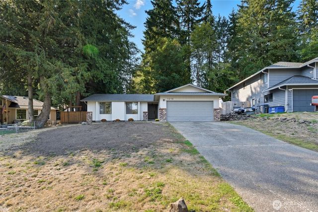 1210 NW Huckle Drive, Bremerton, WA 98311