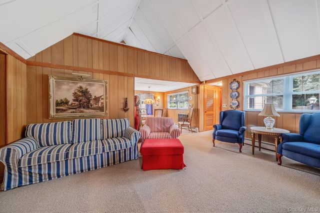 1 E Jackwill Road, East Patchogue, NY 11772