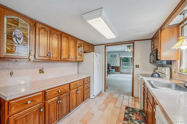 1 E Jackwill Road, East Patchogue, NY 11772