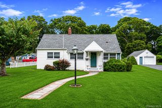 1 E Jackwill Road, East Patchogue, NY 11772