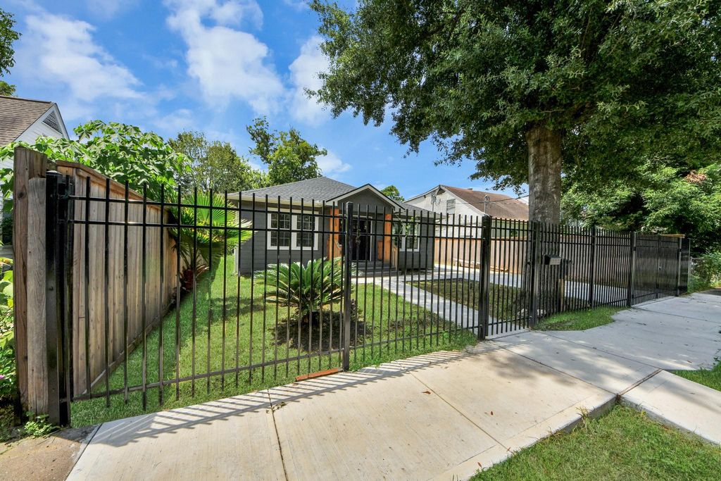 7010 Kernel Street, Houston, TX 77087