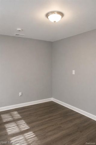 18475 Hazelwood Street, Roseville, MI 48066
