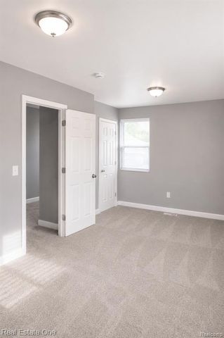 18475 Hazelwood Street, Roseville, MI 48066