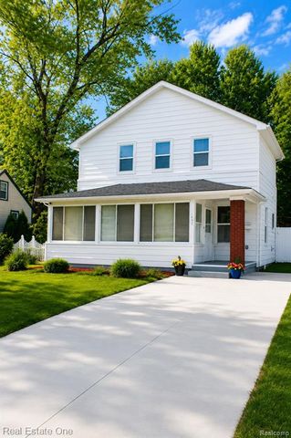 18475 Hazelwood Street, Roseville, MI 48066