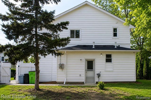 18475 Hazelwood Street, Roseville, MI 48066