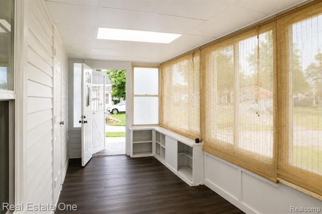 18475 Hazelwood Street, Roseville, MI 48066