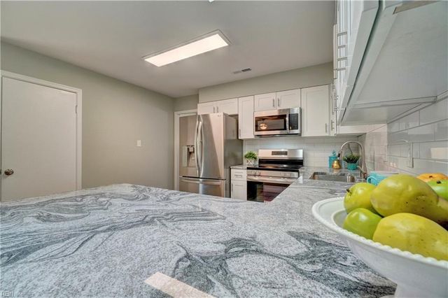 641 Orangewood DR, Virginia Beach, VA 23453