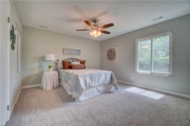 641 Orangewood DR, Virginia Beach, VA 23453