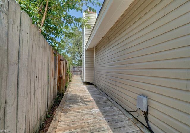 641 Orangewood DR, Virginia Beach, VA 23453