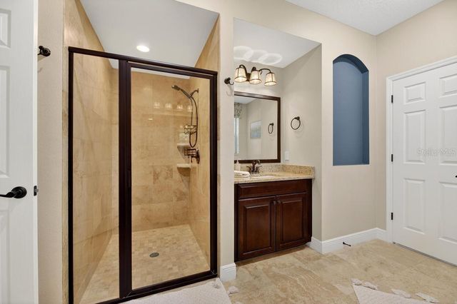 1823 BELLA CASA COURT, Tampa, FL 33618
