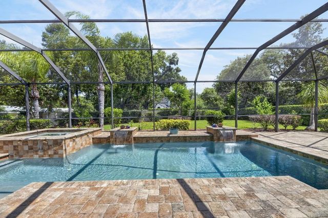 1823 BELLA CASA COURT, Tampa, FL 33618
