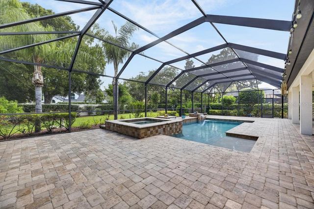 1823 BELLA CASA COURT, Tampa, FL 33618