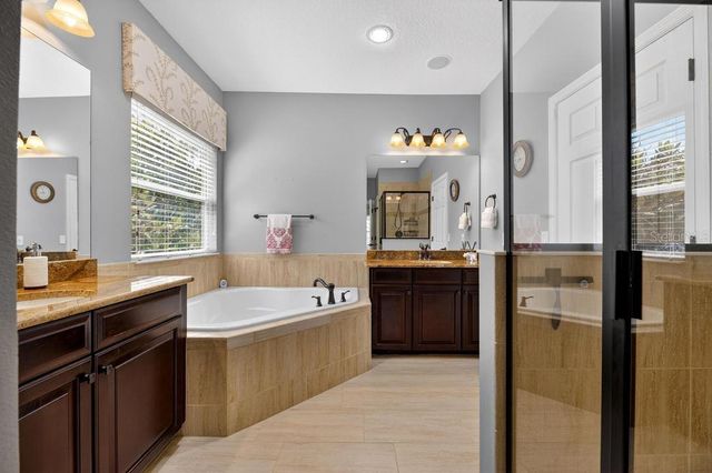 1823 BELLA CASA COURT, Tampa, FL 33618