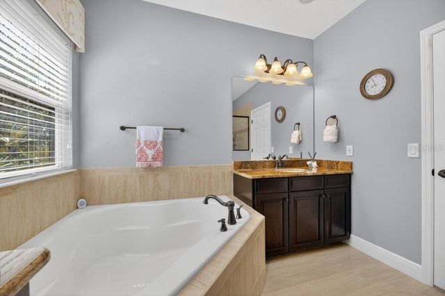 1823 BELLA CASA COURT, Tampa, FL 33618