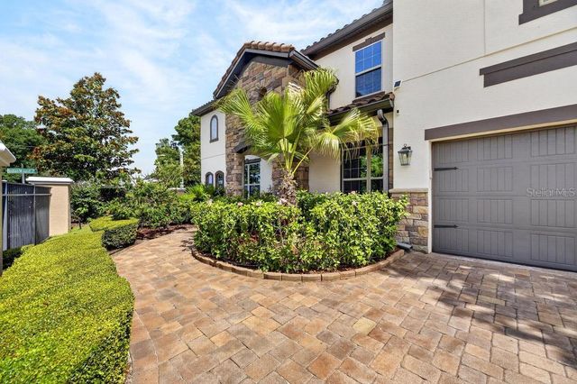 1823 BELLA CASA COURT, Tampa, FL 33618