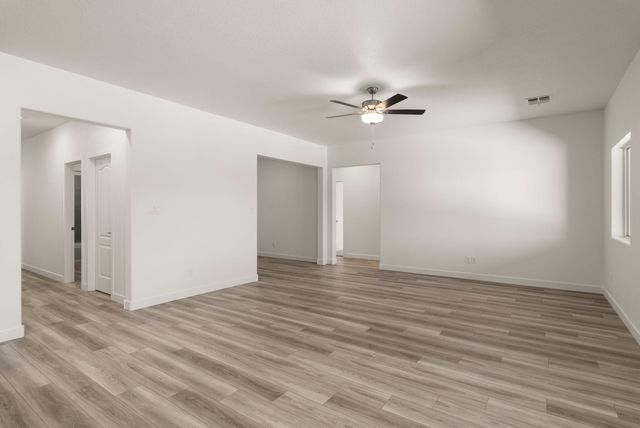 811 Calle De Las Rosas SW, Belen, NM 87002