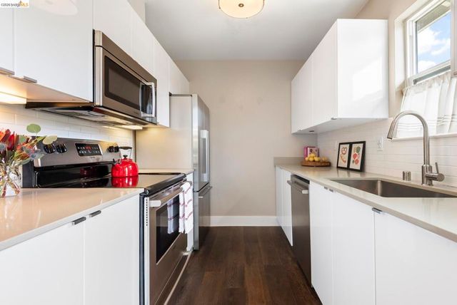 122 Lakeshore Ct, Richmond, CA 94804