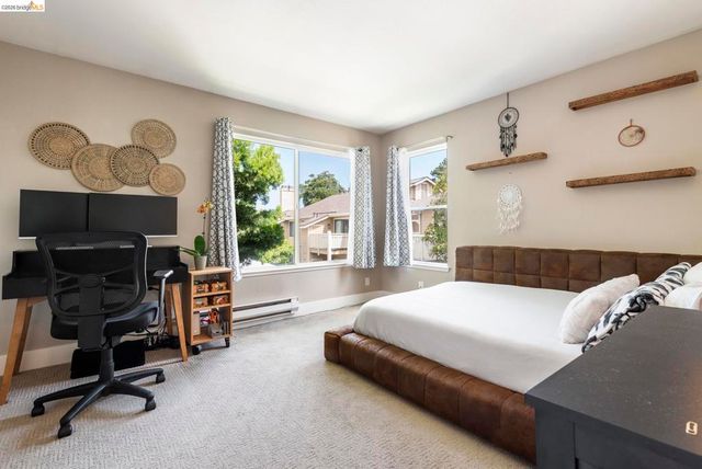 122 Lakeshore Ct, Richmond, CA 94804