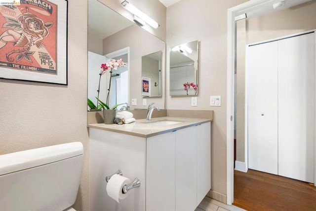122 Lakeshore Ct, Richmond, CA 94804