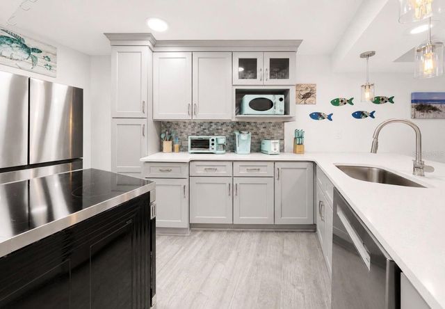 205 DOLPHIN POINT 4, Clearwater Beach, FL 33767
