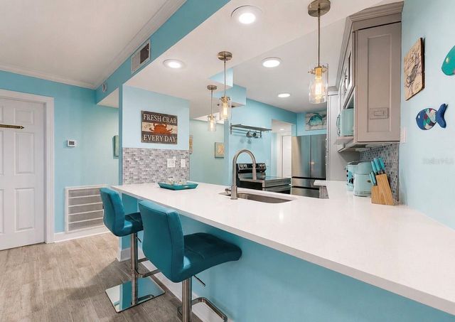 205 DOLPHIN POINT 4, Clearwater Beach, FL 33767