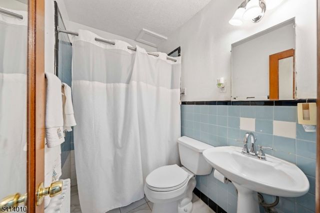 505 Saint Marks St 2, Linden City, NJ 07036