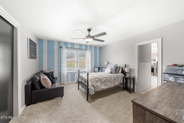 448 Woolsey Rd, Harriman, TN 37748