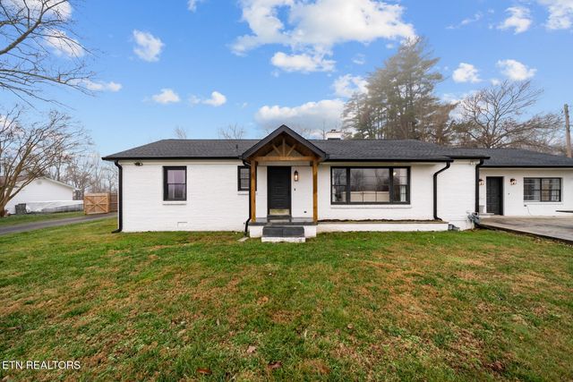 448 Woolsey Rd, Harriman, TN 37748