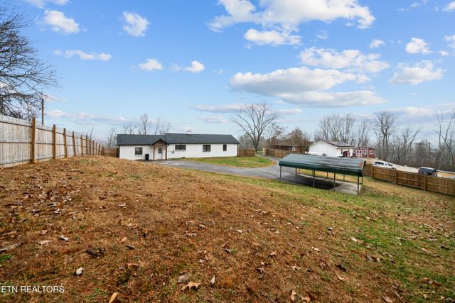 448 Woolsey Rd, Harriman, TN 37748
