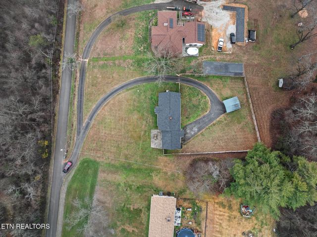448 Woolsey Rd, Harriman, TN 37748