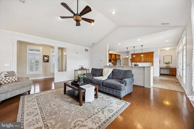 706 KINGS HWY, Mannington, NJ 08079