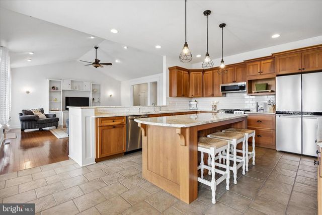 706 KINGS HWY, Mannington, NJ 08079