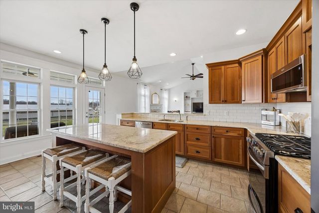 706 KINGS HWY, Mannington, NJ 08079