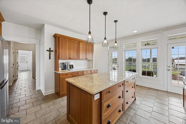 706 KINGS HWY, Mannington, NJ 08079