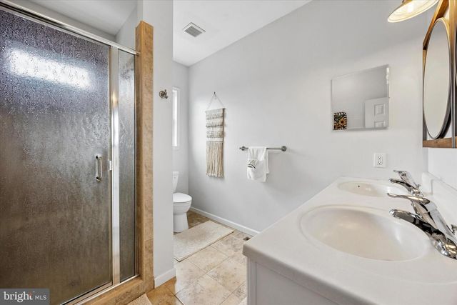 706 KINGS HWY, Mannington, NJ 08079