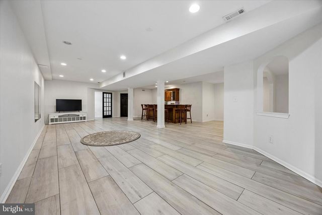 706 KINGS HWY, Mannington, NJ 08079