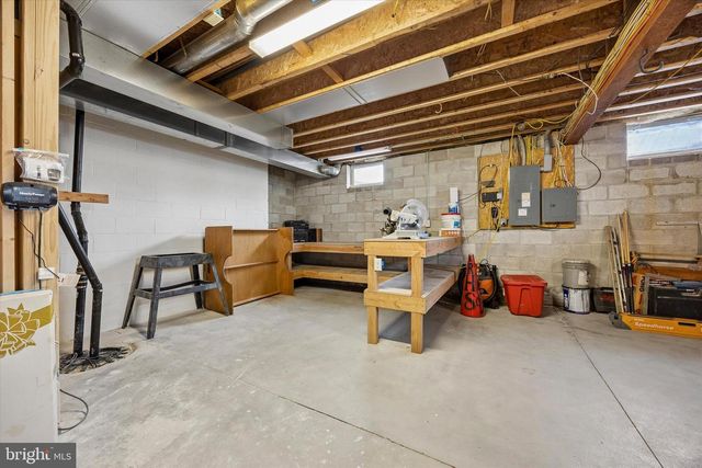 706 KINGS HWY, Mannington, NJ 08079