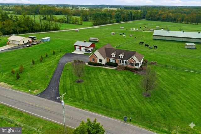 706 KINGS HWY, Mannington, NJ 08079