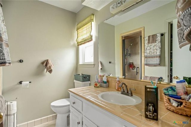 300 Green Avenue, Palacios, TX 77465