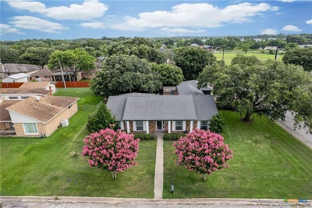 300 Green Avenue, Palacios, TX 77465