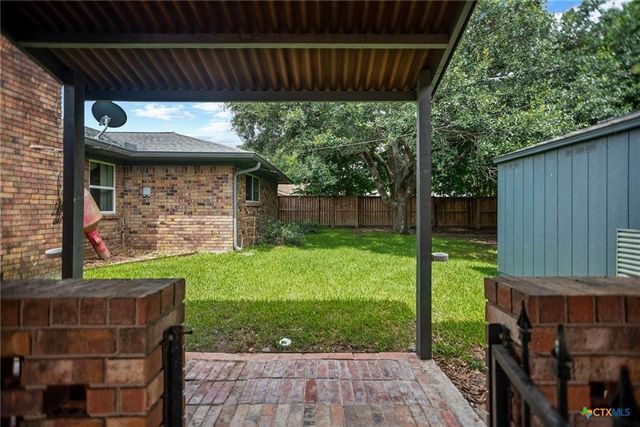 300 Green Avenue, Palacios, TX 77465