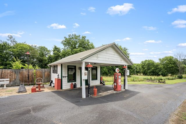 448 County Line Rd, Lynchburg, TN 37352