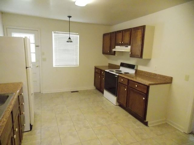 5549 Hollins RD, Roanoke, VA 24019