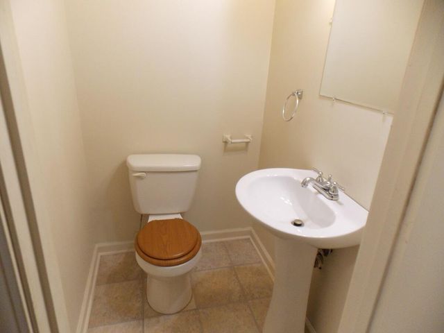 5549 Hollins RD, Roanoke, VA 24019
