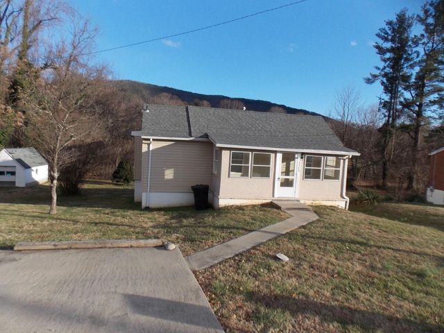 5549 Hollins RD, Roanoke, VA 24019
