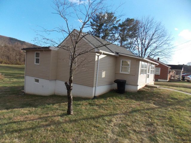 5549 Hollins RD, Roanoke, VA 24019