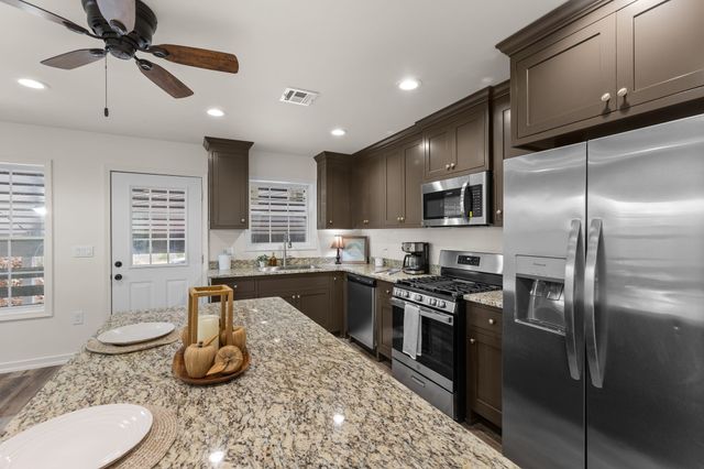 6645 Parish Dr, Nunnelly, TN 37137