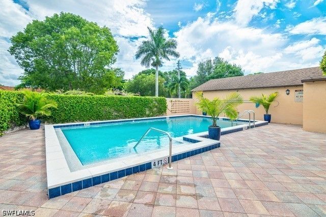 4300 Belair LN 1, Naples, FL 34103